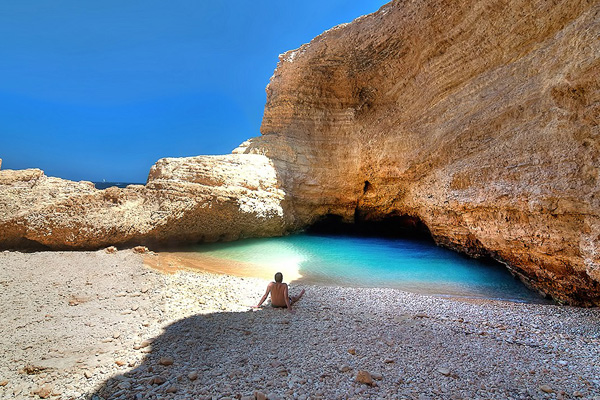 naxos cyclades greece koufonisia schinoussa iraklia 600x400